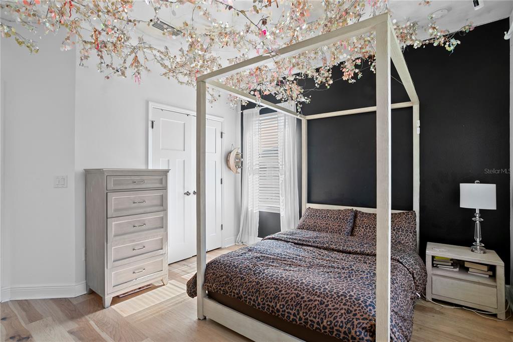 Lithia, Florida, 33547, United States, 5 Bedrooms Bedrooms, ,4 BathroomsBathrooms,Residential,For Sale,1997364