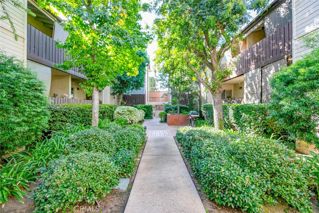 Van Nuys, California, 91411, United States, 2 Bedrooms Bedrooms, ,2 BathroomsBathrooms,Residential,For Sale,1954543