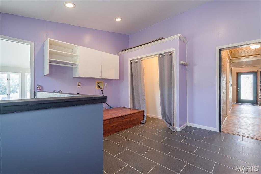 Edwardsville, Illinois, 62025, United States, 5 Bedrooms Bedrooms, ,4 BathroomsBathrooms,Residential,For Sale,1975622