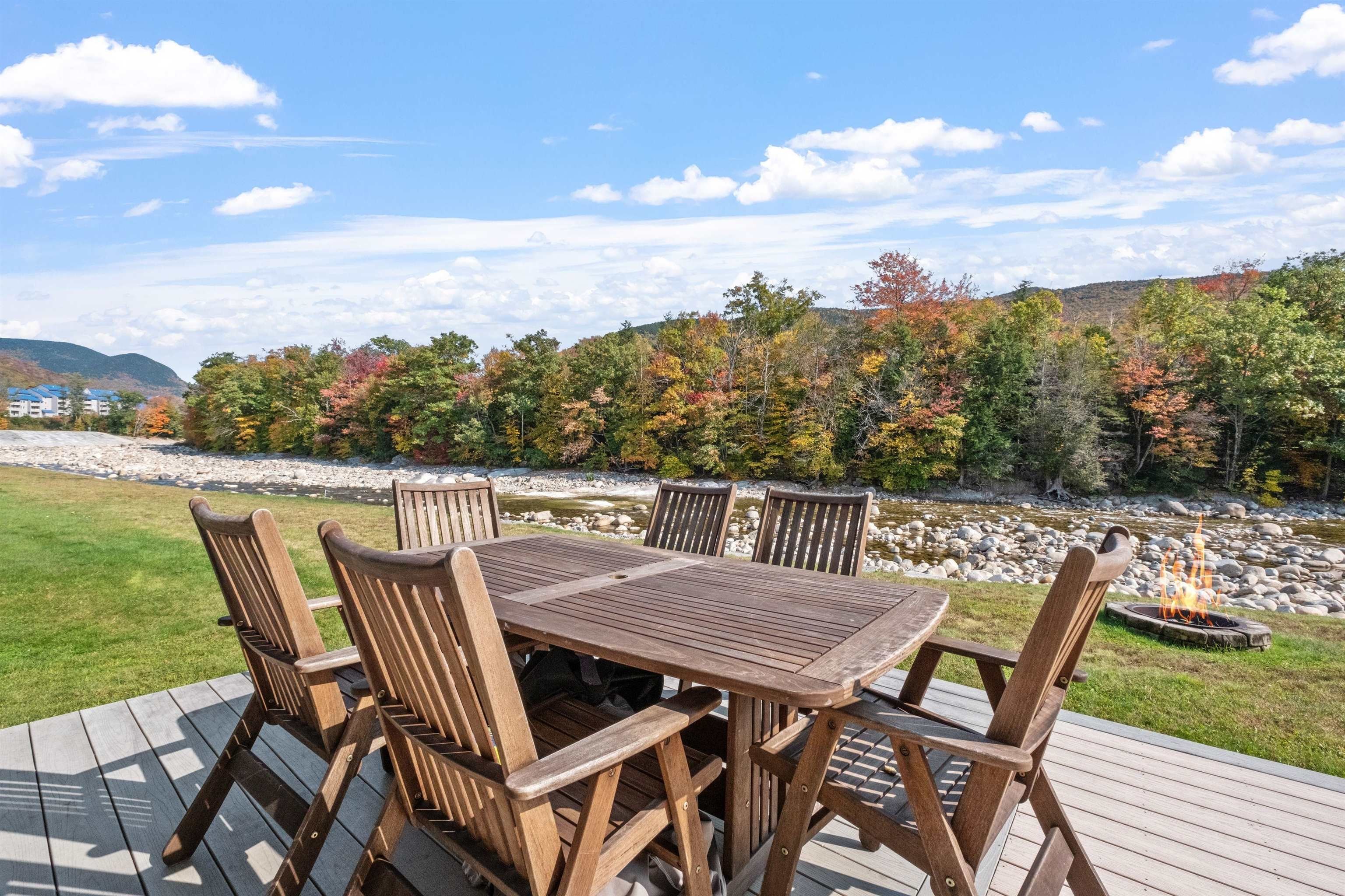 Lincoln, New Hampshire, 03251, United States, 4 Bedrooms Bedrooms, ,1 BathroomBathrooms,Residential,For Sale,1976303