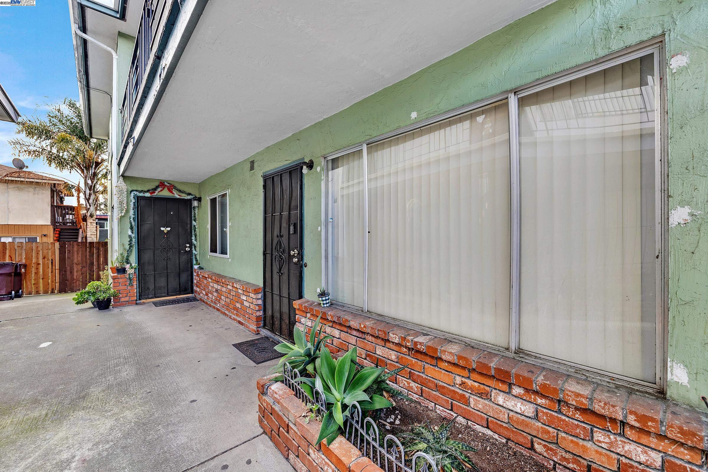 Oakland, California, 94605, United States, ,Residential,For Sale,2003092