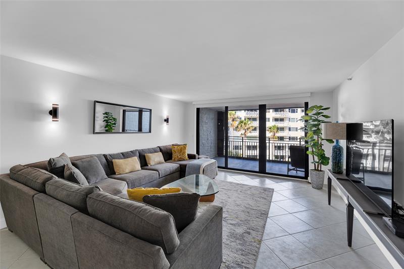 Hillsboro Beach, Florida, 33062, United States, 2 Bedrooms Bedrooms, ,3 BathroomsBathrooms,Residential,For Sale,1942268
