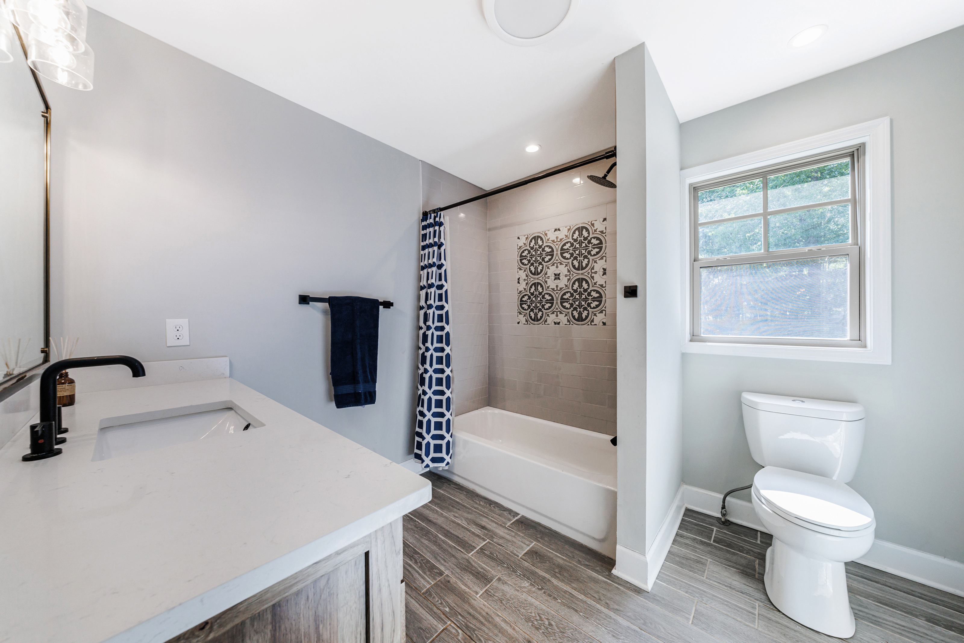  Stunning Fully Renovated Oasis on 2.4+/- Acres - 物件實景