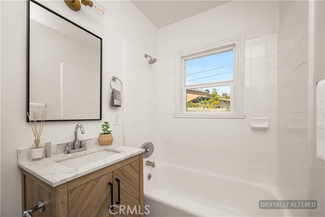Los Angeles, California, 90032, United States, 2 Bedrooms Bedrooms, ,1 BathroomBathrooms,Residential,For Sale,2049026