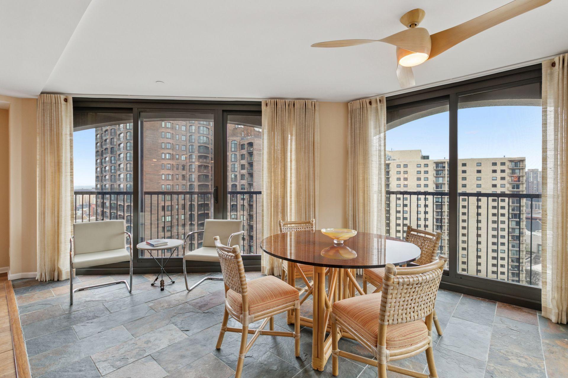 Minneapolis, Minnesota, 55403, United States, 2 Bedrooms Bedrooms, ,1 BathroomBathrooms,Residential,For Sale,1794027