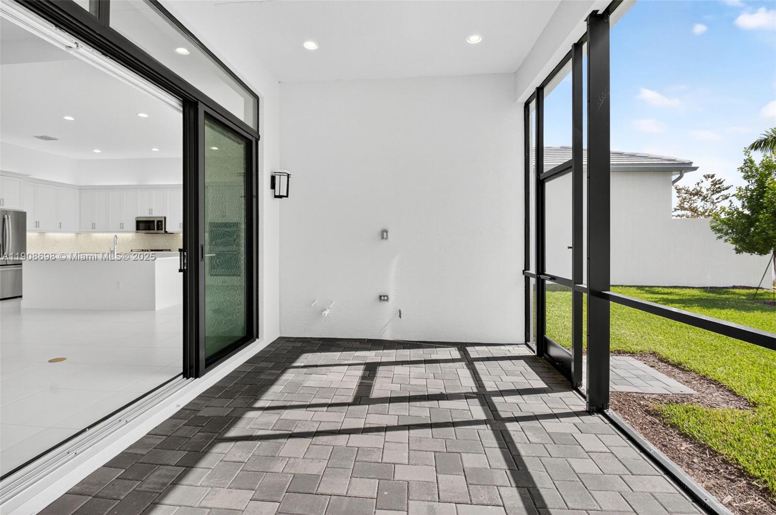 Boynton Beach, Florida, 33473, United States, 3 Bedrooms Bedrooms, ,4 BathroomsBathrooms,Residential,For Sale,1991077