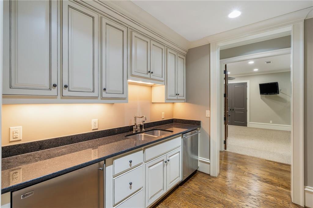 Marietta, Georgia, 30067, United States, 6 Bedrooms Bedrooms, ,7 BathroomsBathrooms,Residential,For Sale,1709894