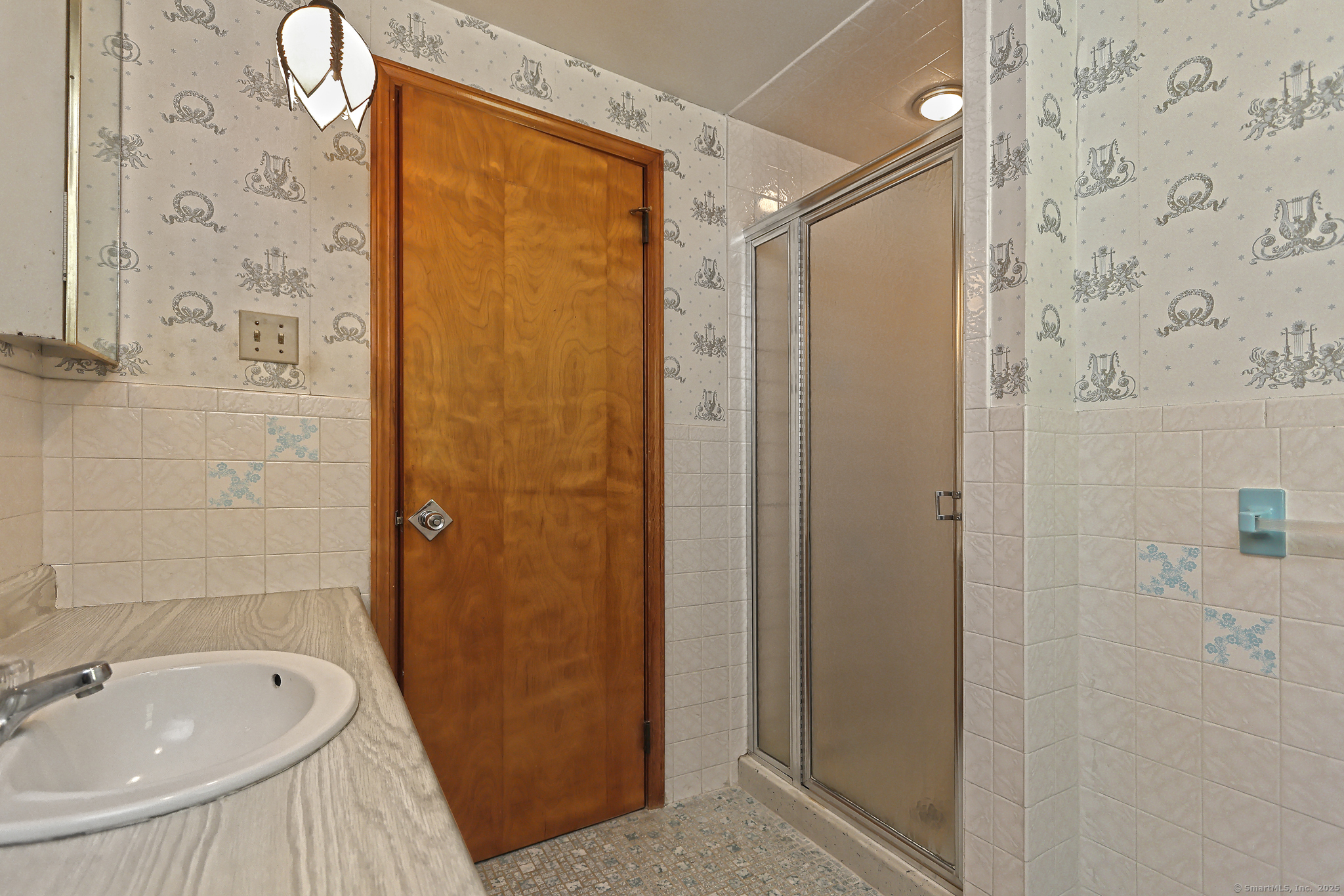 Hamden, Connecticut, 06518, United States, 4 Bedrooms Bedrooms, ,2 BathroomsBathrooms,Residential,For Sale,1940794