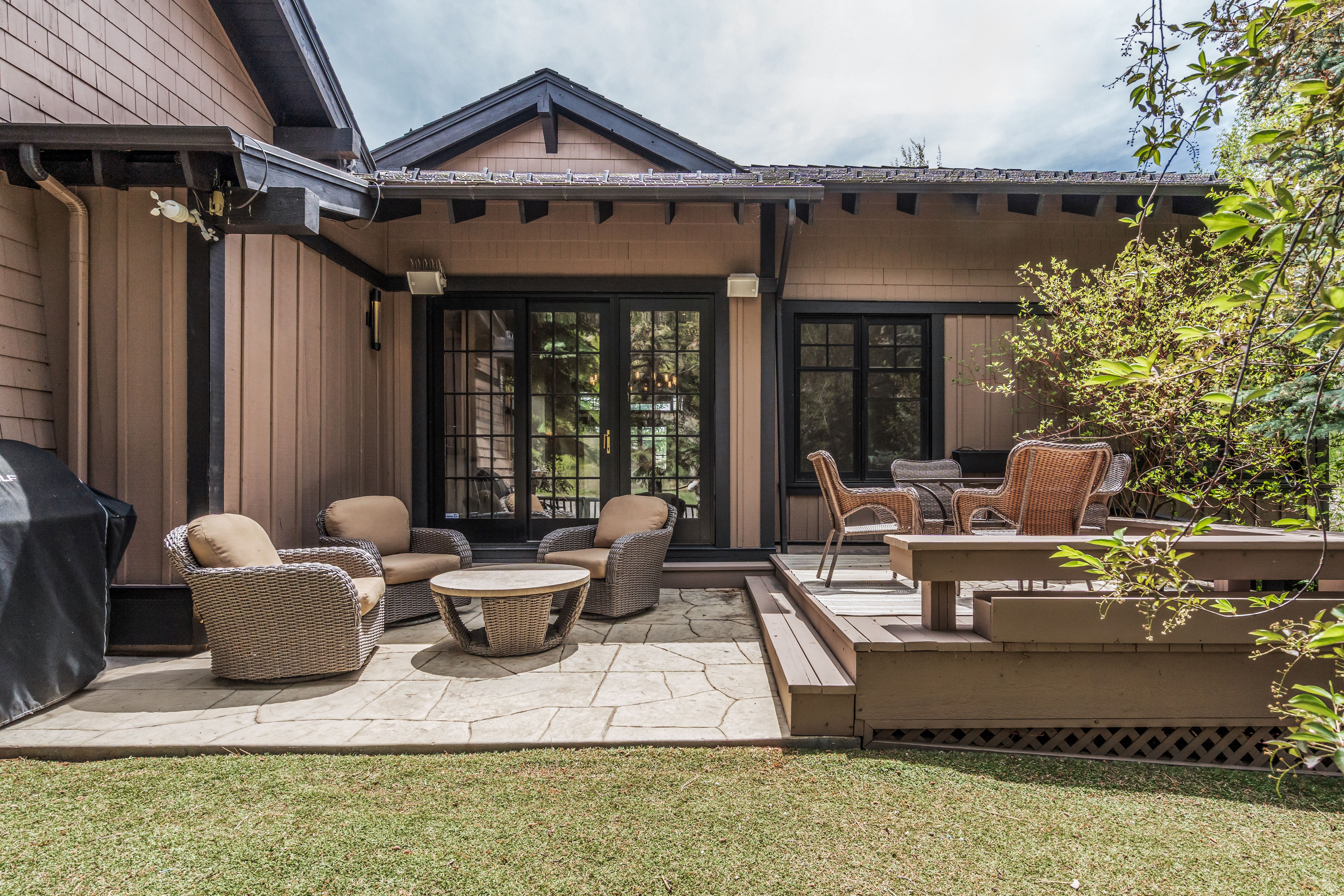  Cordillera Valley Club Home that Checks Every Box & This One Does it Quietly - 物件實景