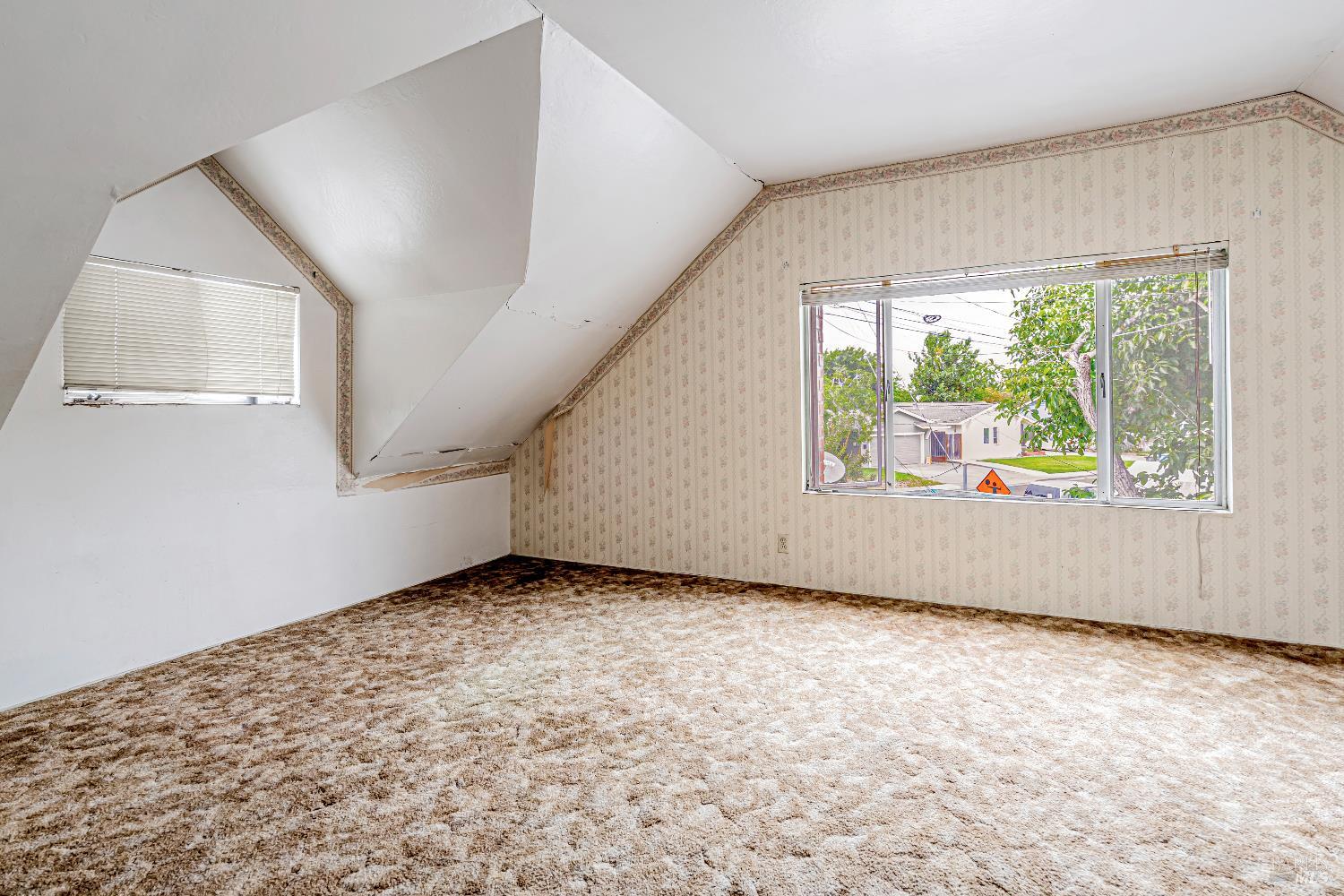 Petaluma, California, 94954, United States, 4 Bedrooms Bedrooms, ,2 BathroomsBathrooms,Residential,For Sale,1917667
