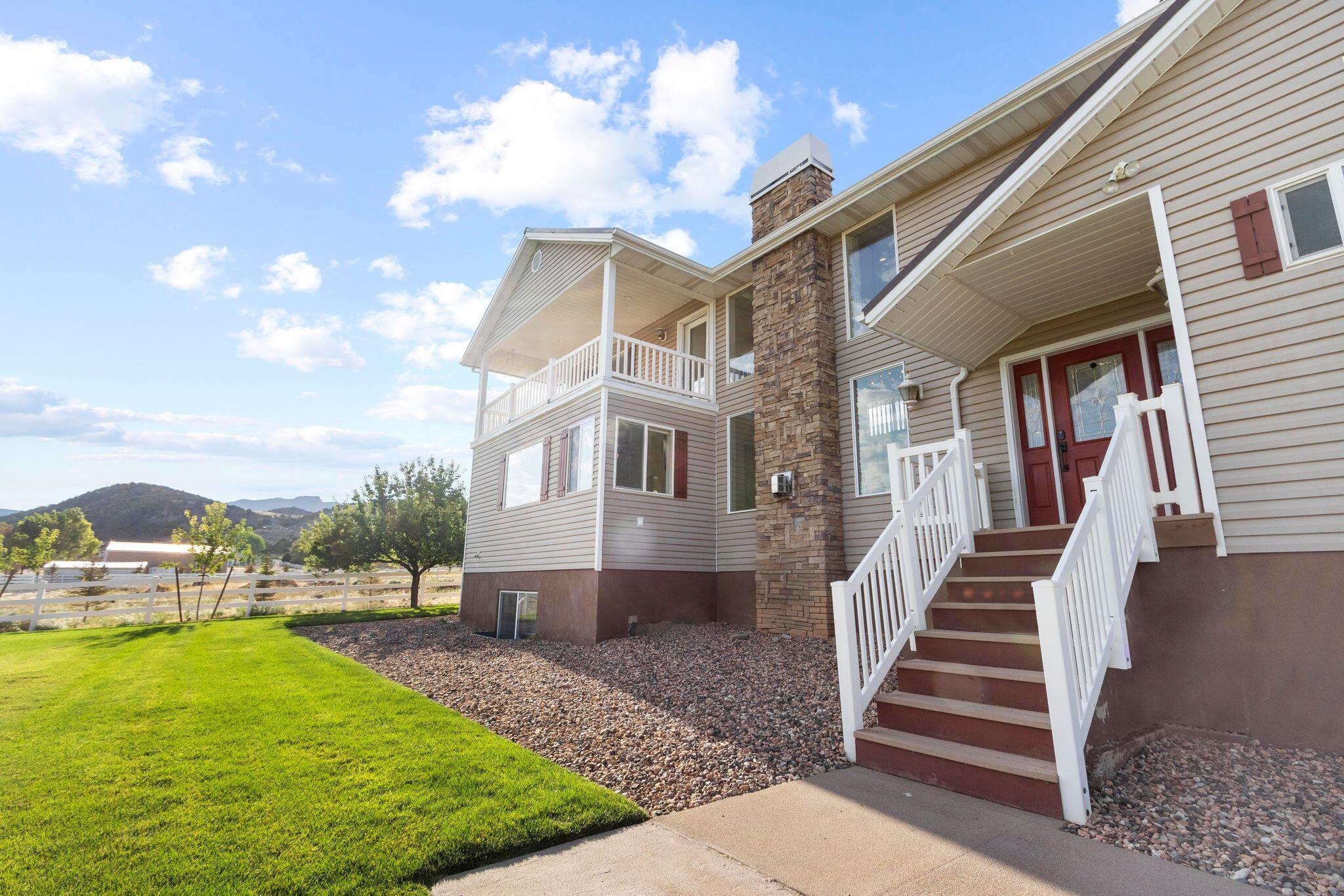 Parowan, Utah, 84761, United States, 6 Bedrooms Bedrooms, ,5 BathroomsBathrooms,Residential,For Sale,1995430