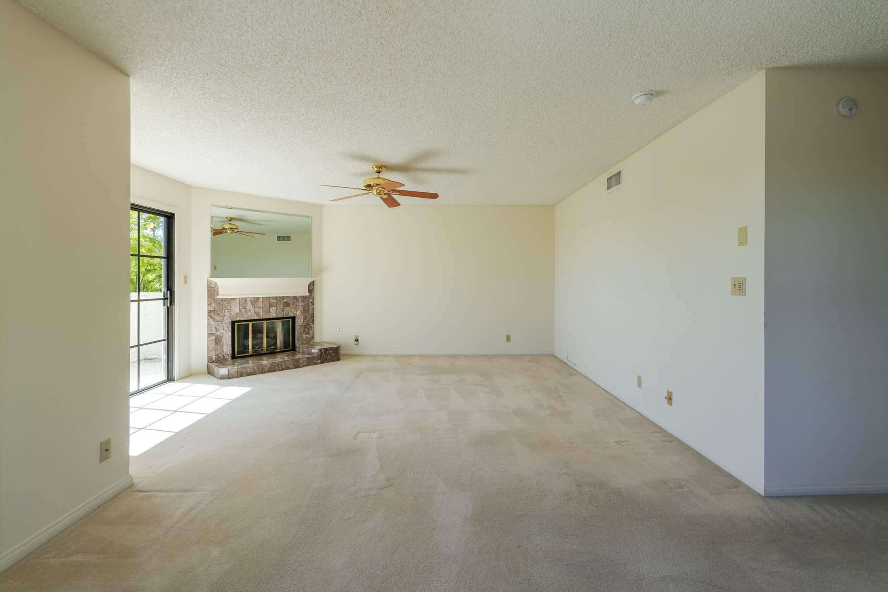  2440 Flintridge Drive - 物件實景