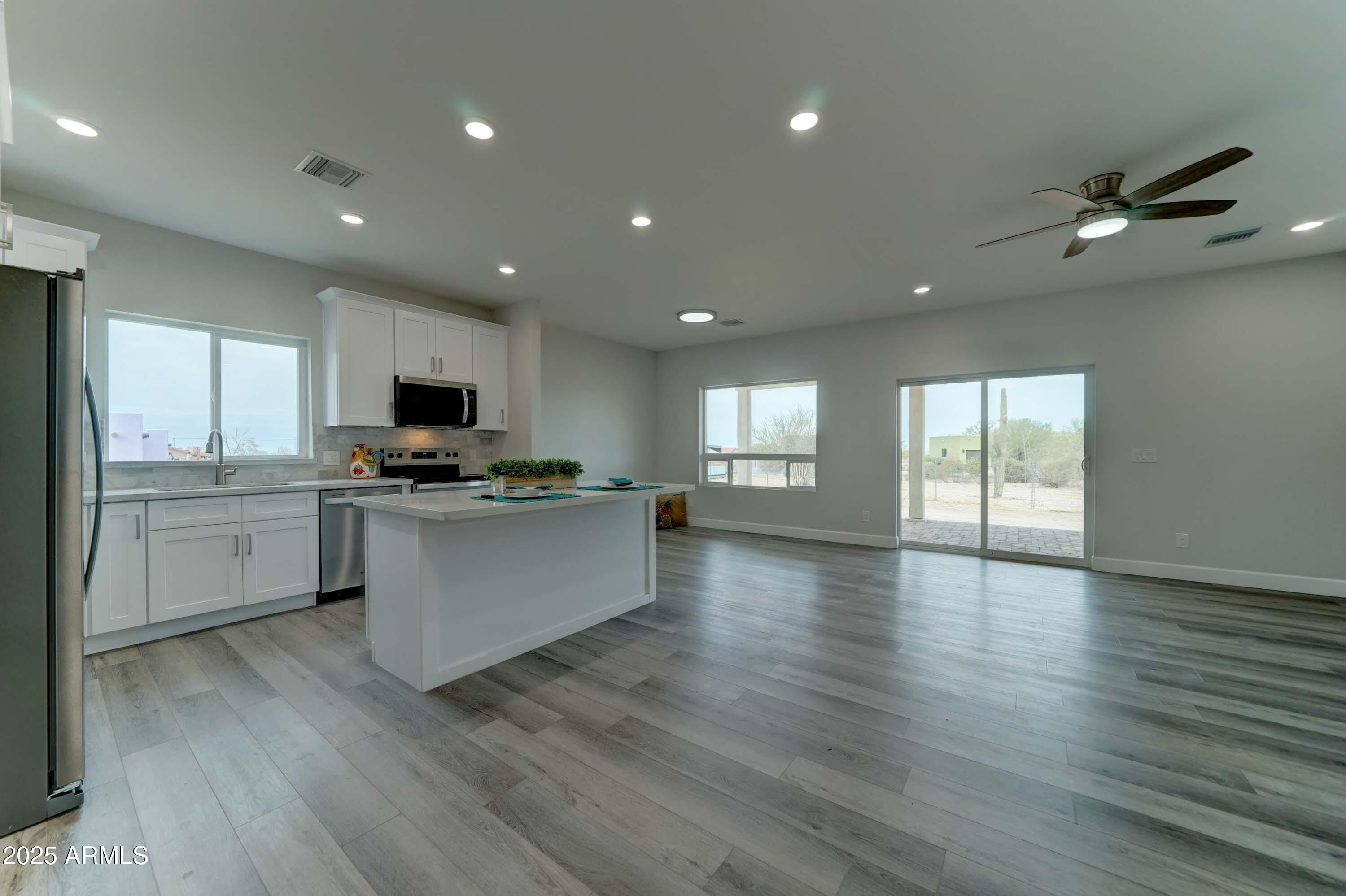 Apache Junction, Arizona, 85119, United States, 3 Bedrooms Bedrooms, ,Residential,For Sale,1917625