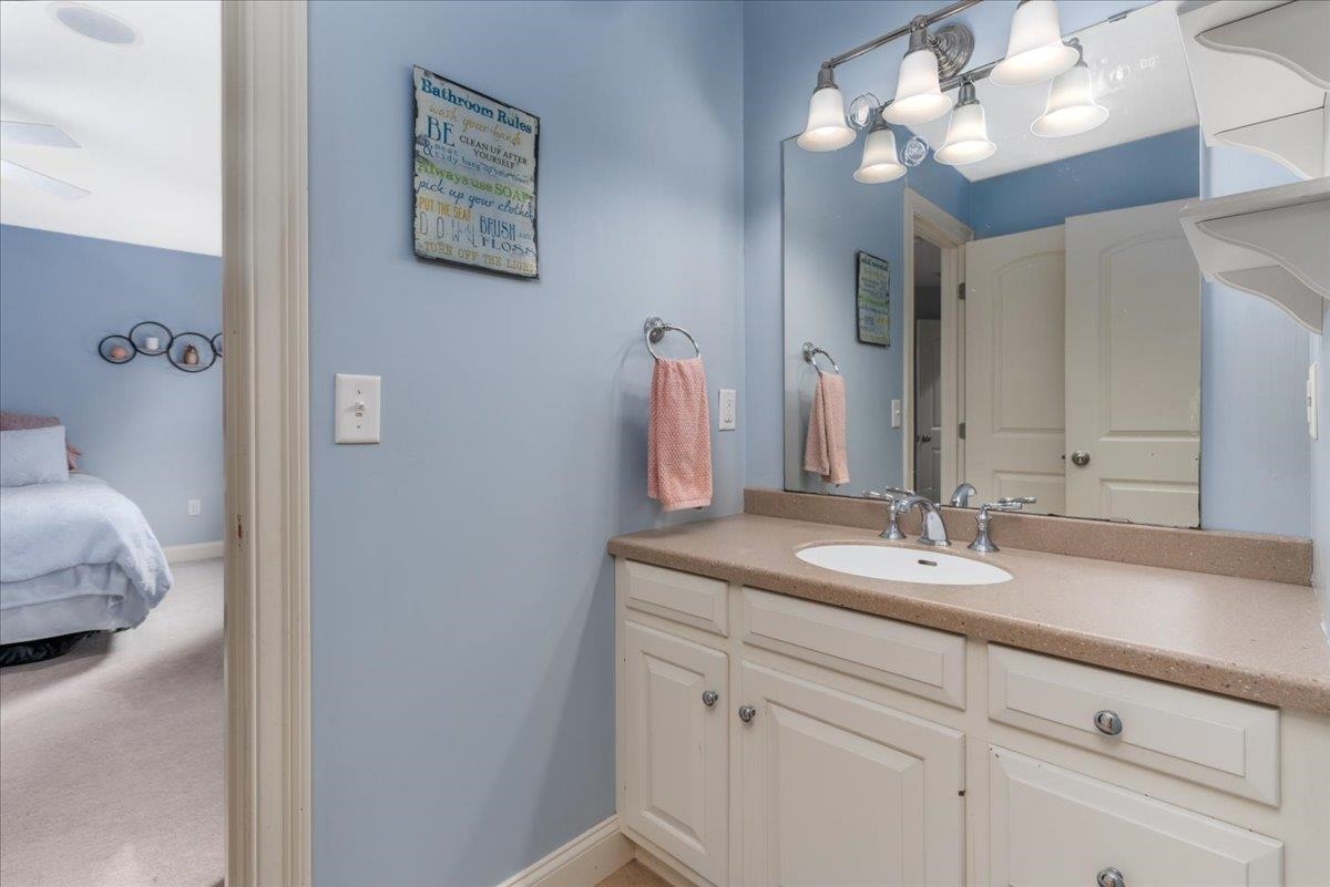 Bedford, New Hampshire, 03110, United States, 4 Bedrooms Bedrooms, ,5 BathroomsBathrooms,Residential,For Sale,1865787
