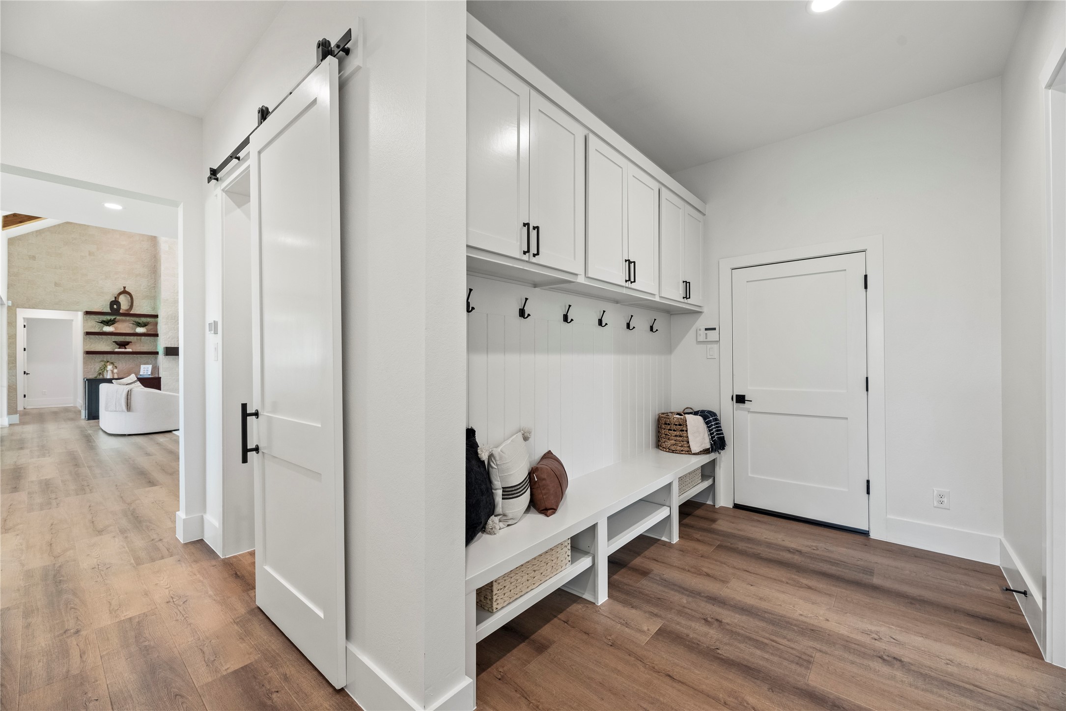 Montgomery, Texas, 77356, United States, 4 Bedrooms Bedrooms, ,5 BathroomsBathrooms,Residential,For Sale,1987481