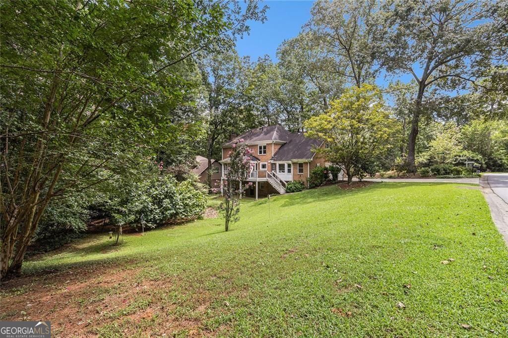 Roswell, Georgia, 30075, United States, 6 Bedrooms Bedrooms, ,4 BathroomsBathrooms,Residential,For Sale,1910371