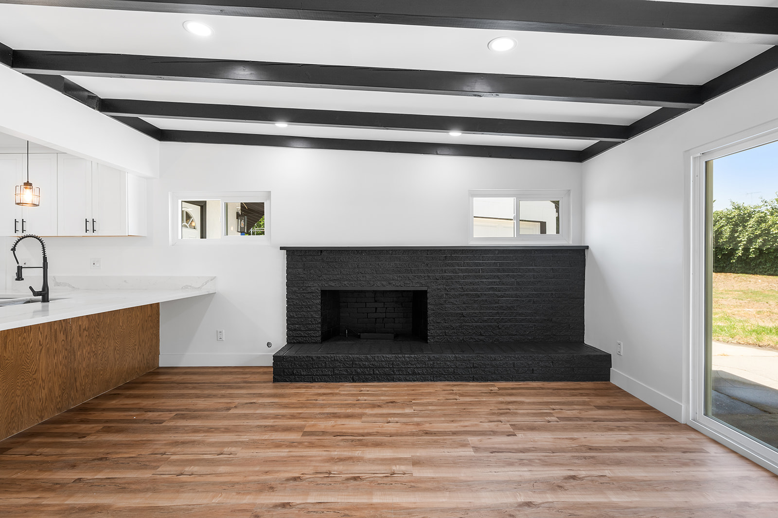 Rialto, California, 92376, United States, 4 Bedrooms Bedrooms, ,2 BathroomsBathrooms,Residential,For Sale,1878686