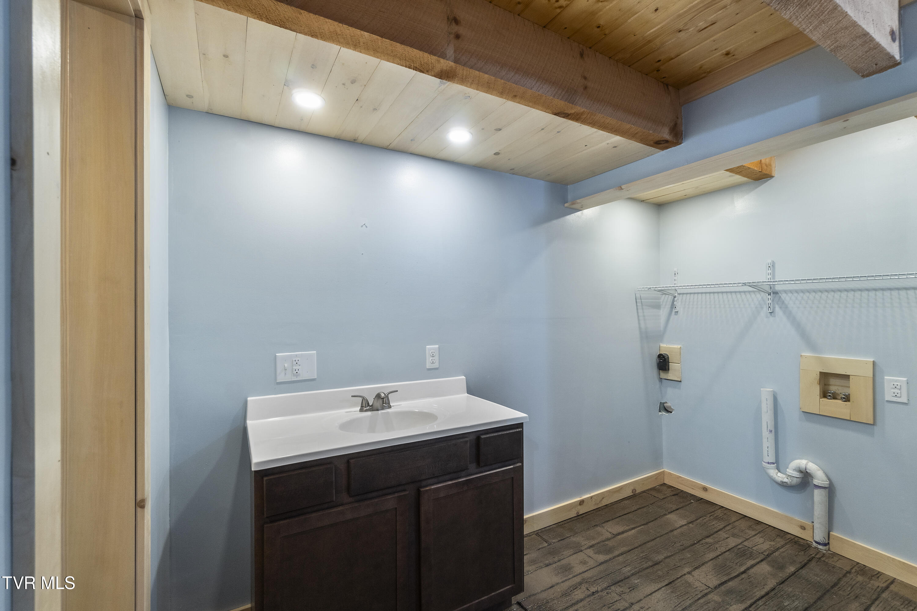 Mosheim, Tennessee, 37818, United States, 2 Bedrooms Bedrooms, ,2 BathroomsBathrooms,Residential,For Sale,1923482