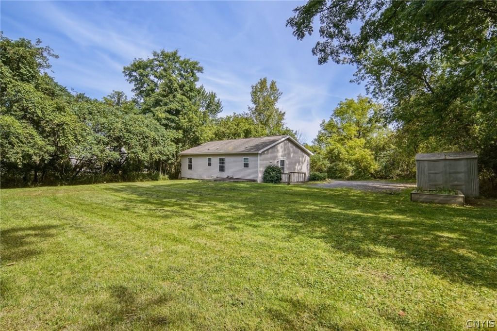 Stiles Rd, Syracuse, NY 13209