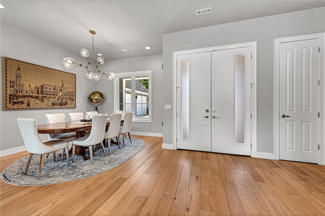 Bentonville, Arkansas, 72713, United States, 4 Bedrooms Bedrooms, ,5 BathroomsBathrooms,Residential,For Sale,1950806