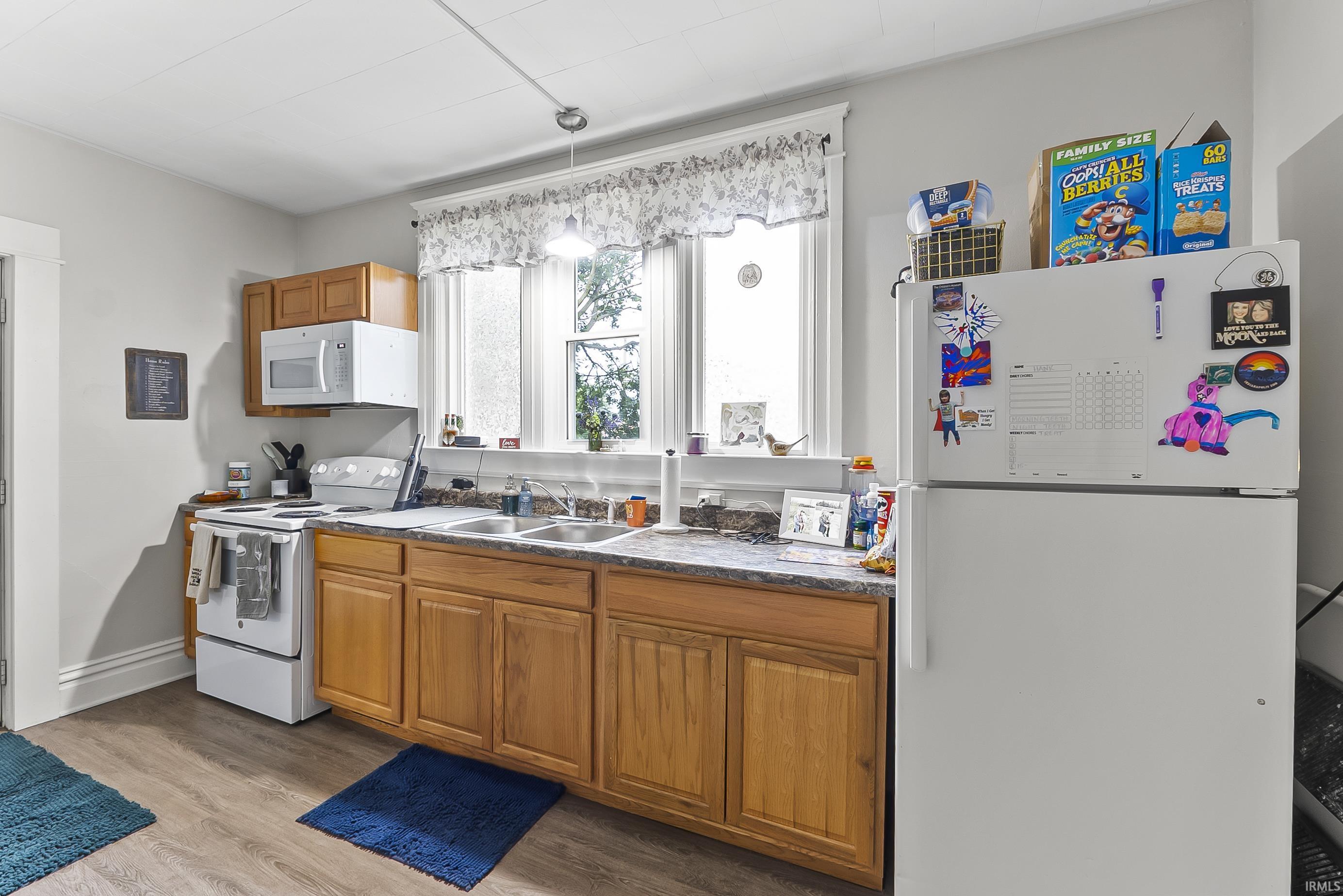 Fort Wayne, Indiana, 46805-3241, United States, 6 Bedrooms Bedrooms, ,4 BathroomsBathrooms,Residential,For Sale,1923084