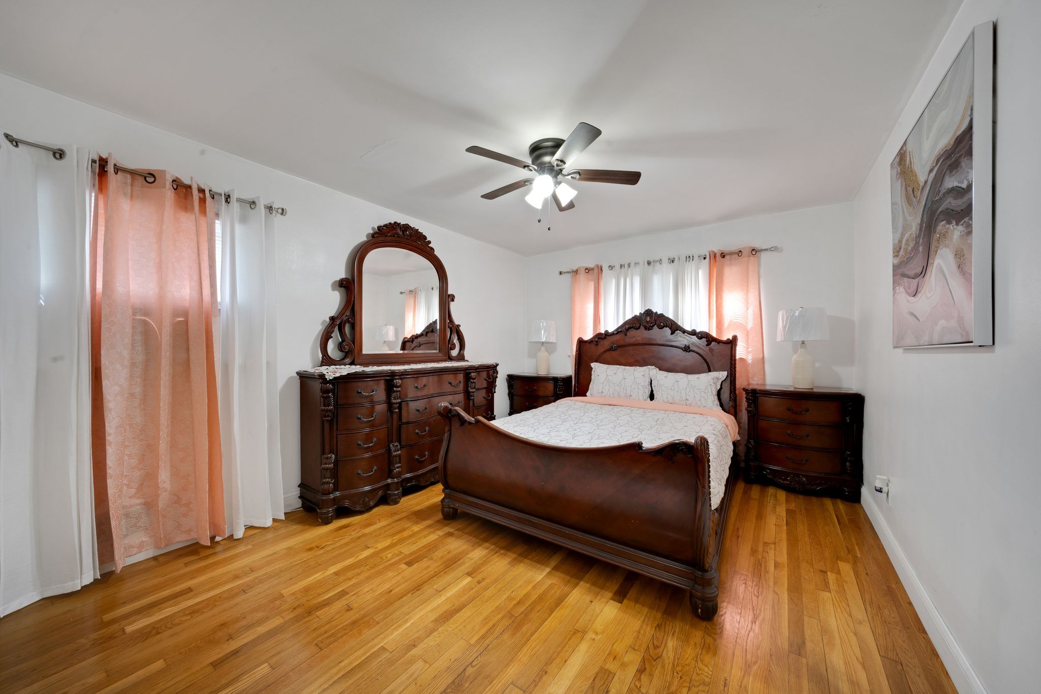 Elmwood Park, New Jersey, 07407, United States, 3 Bedrooms Bedrooms, ,2 BathroomsBathrooms,Residential,For Sale,1982757