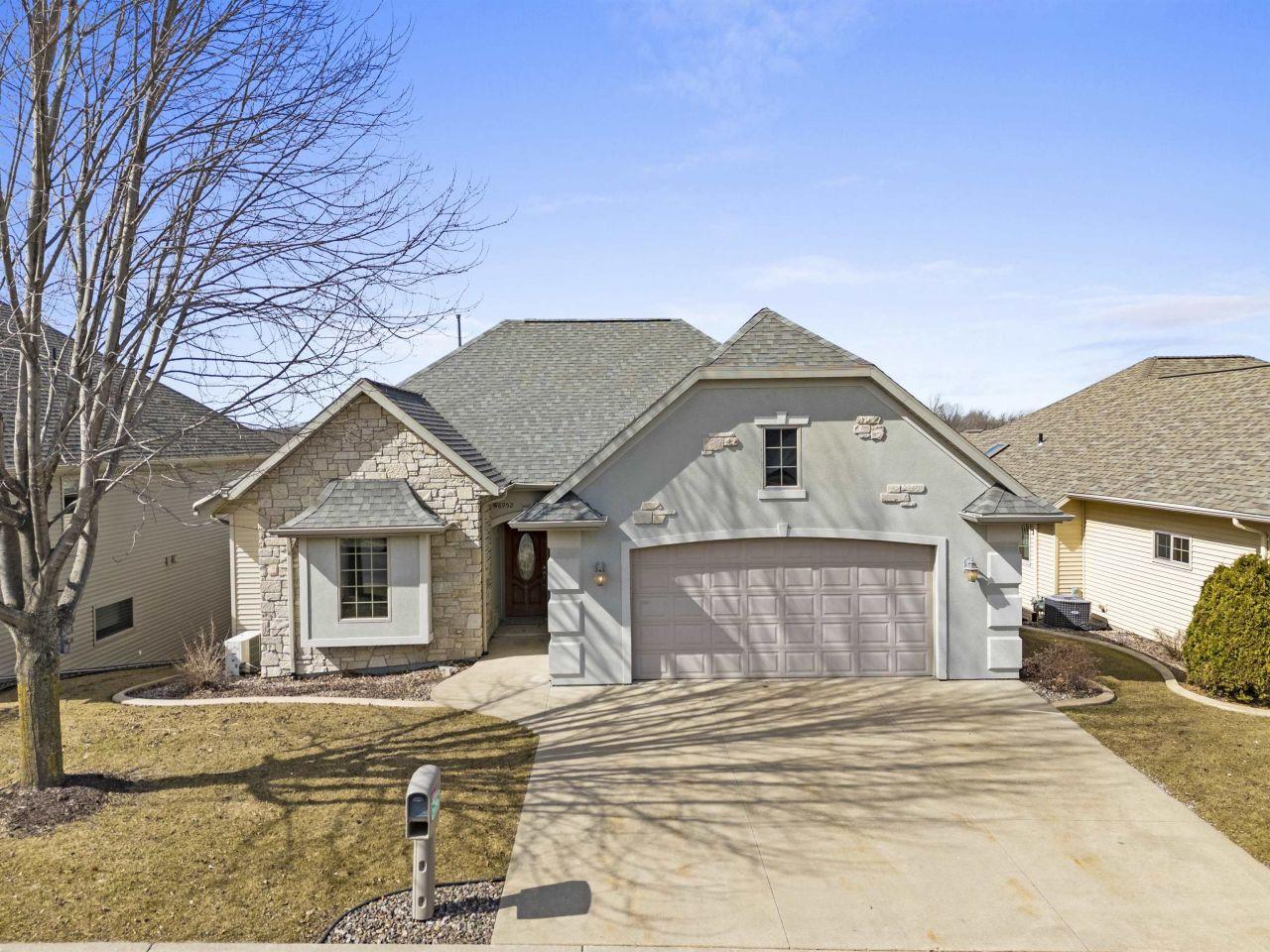 GREENVILLE, Wisconsin, 54942, United States, 3 Bedrooms Bedrooms, ,3 BathroomsBathrooms,Residential,For Sale,1744997