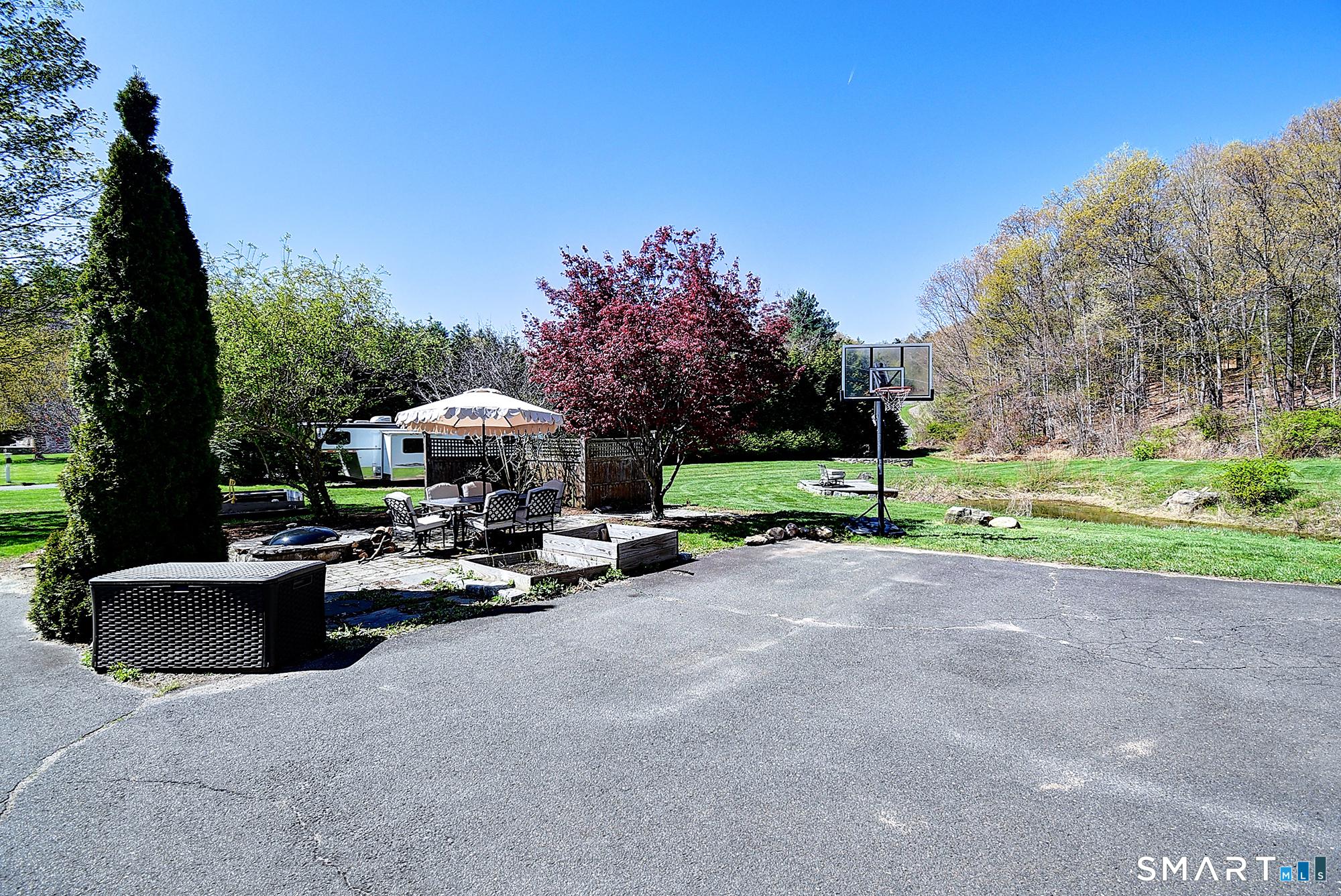223, Connecticut, 06035, United States, 4 Bedrooms Bedrooms, ,3 BathroomsBathrooms,Residential,For Sale,2042939