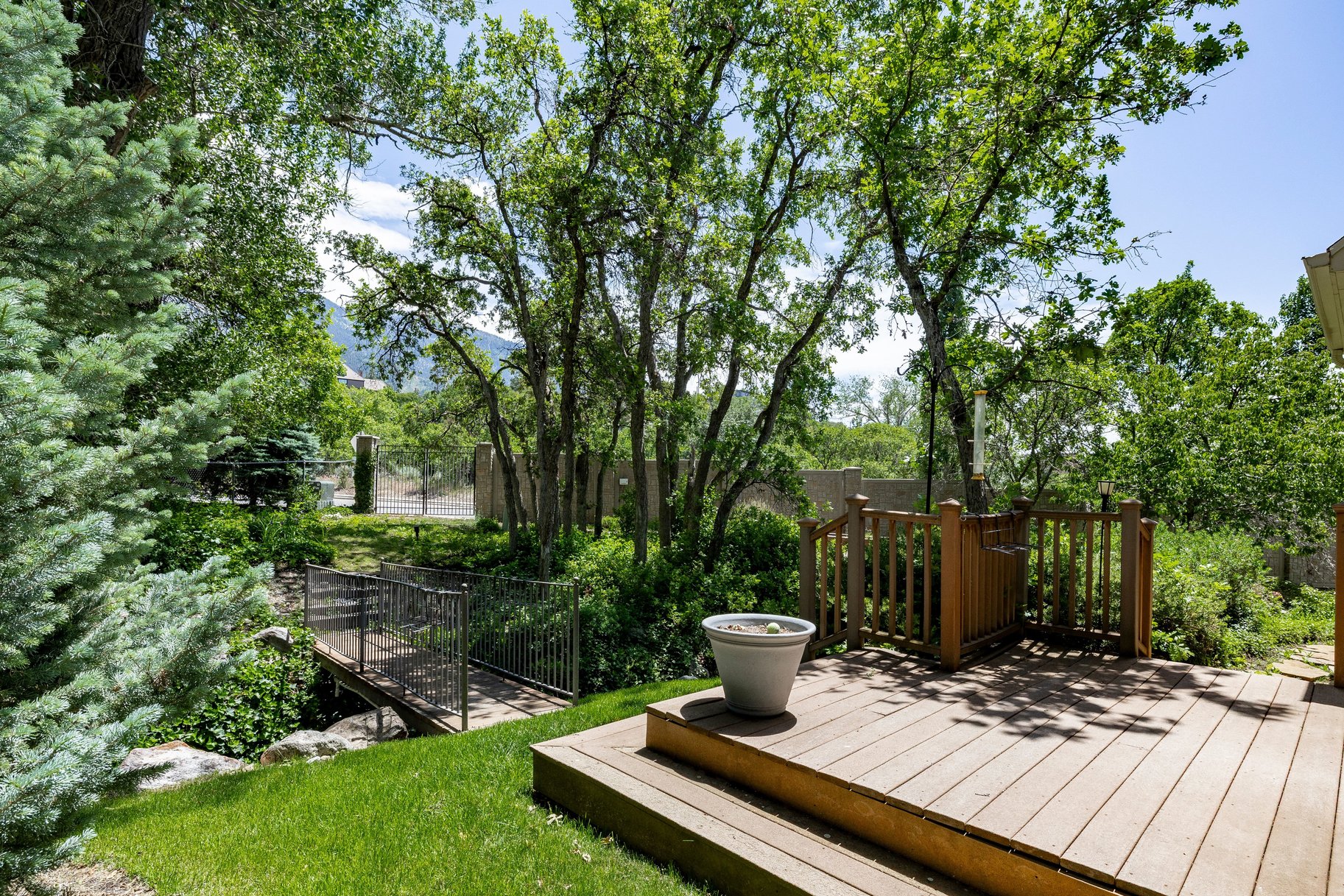  Private Gated Cottonwood Heights Retreat With Seasonal Stream & Mountain views - 物件實景