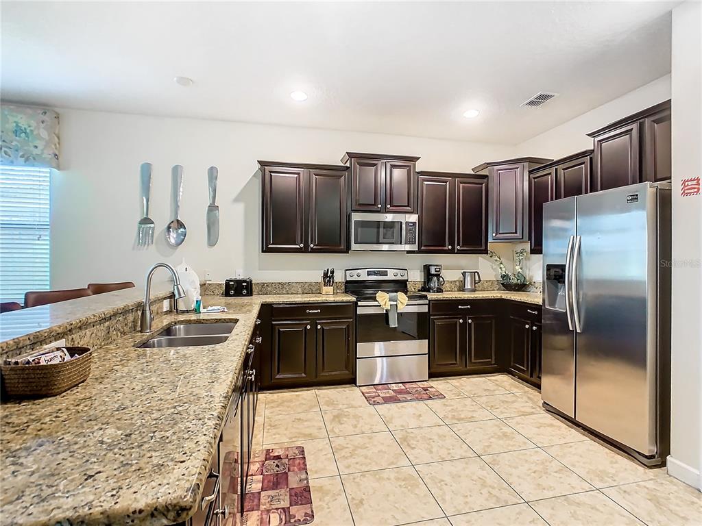 Davenport, Florida, 33896, United States, 8 Bedrooms Bedrooms, ,5 BathroomsBathrooms,Residential,For Sale,1827477