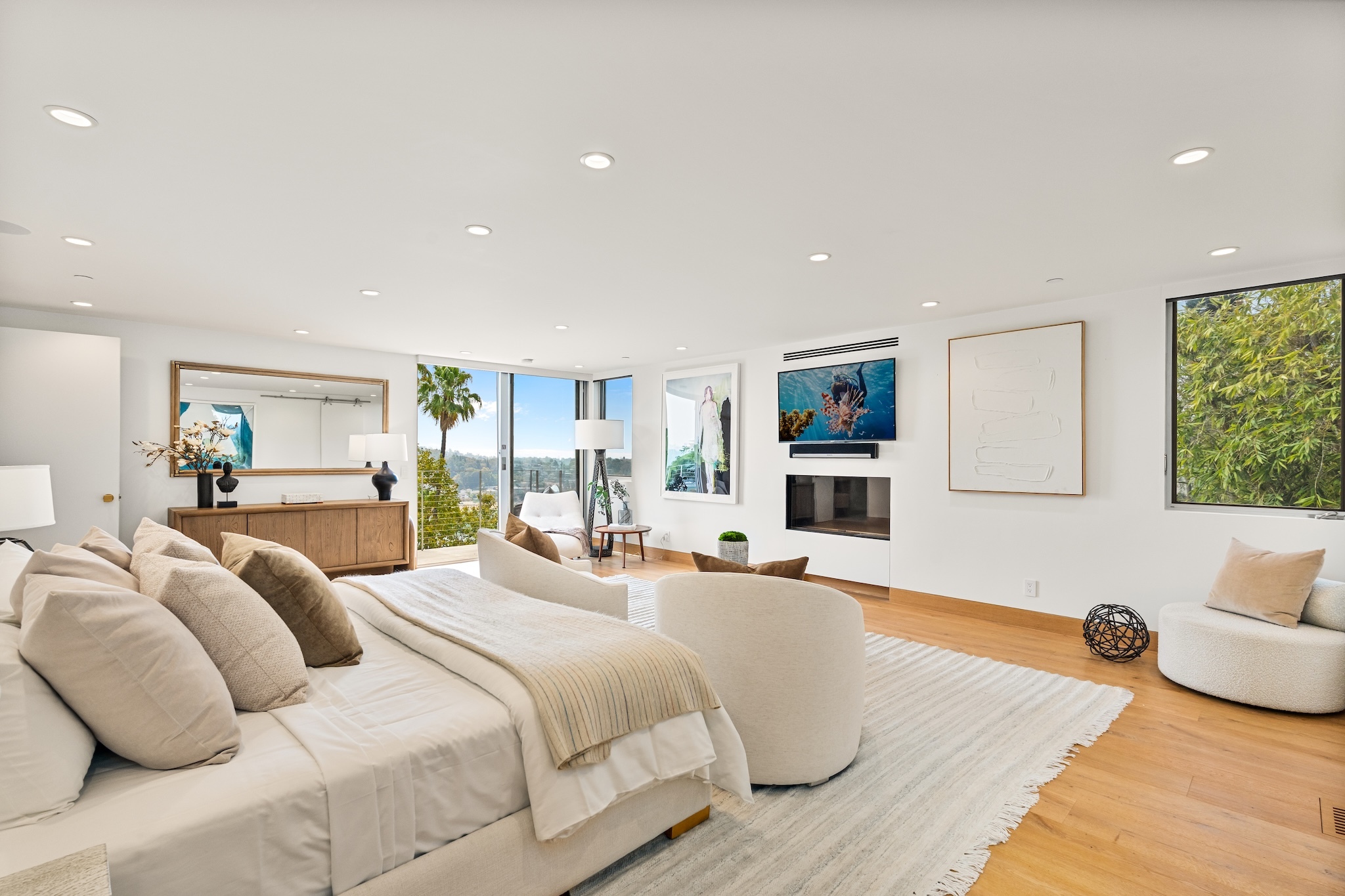  2129 Redcliff St - 物件實景