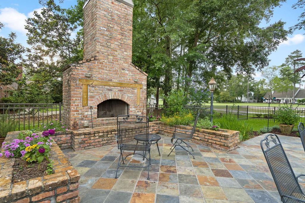 Mandeville, Louisiana, 70471, United States, 4 Bedrooms Bedrooms, ,5 BathroomsBathrooms,Residential,For Sale,1828156