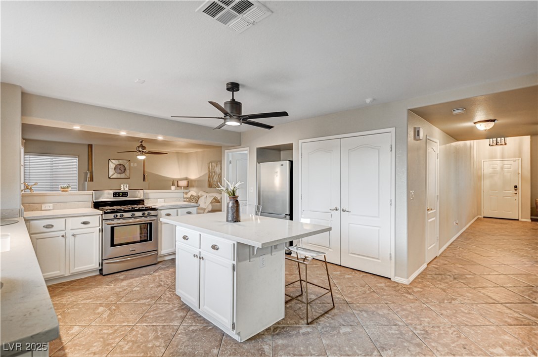 Las Vegas, Nevada, 89134, United States, 4 Bedrooms Bedrooms, ,3 BathroomsBathrooms,Residential,For Sale,1998518