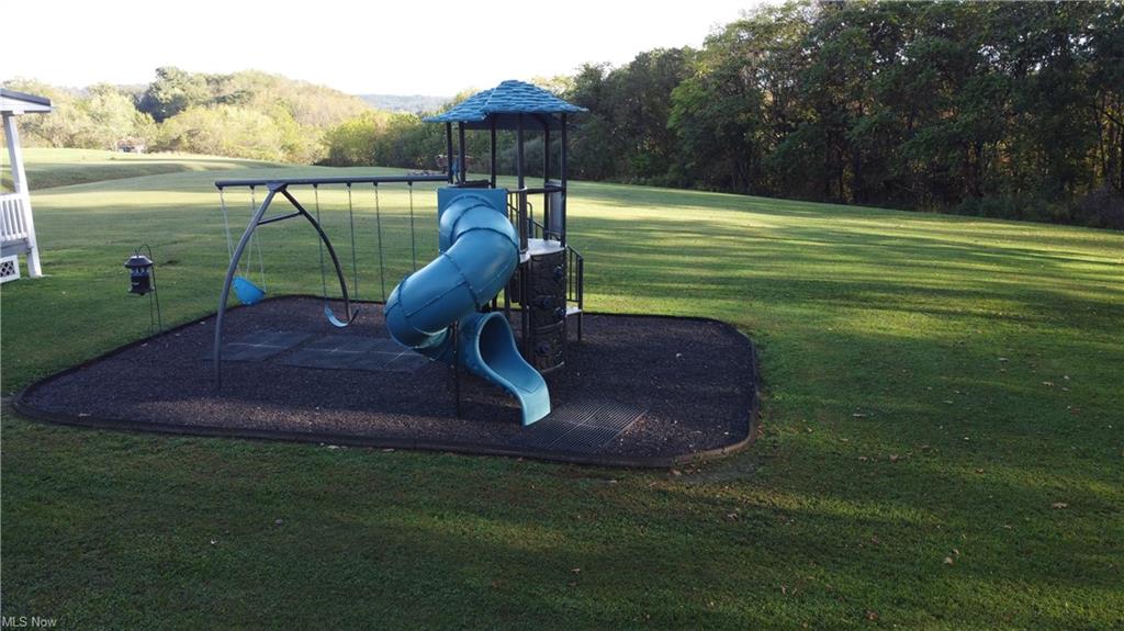 Chester, West Virginia, 26034, United States, 3 Bedrooms Bedrooms, ,3 BathroomsBathrooms,Residential,For Sale,1975770