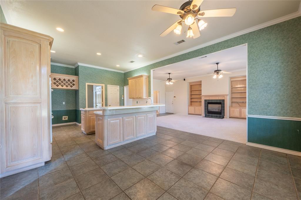 Crowley, Texas, 76036, United States, 4 Bedrooms Bedrooms, ,3 BathroomsBathrooms,Residential,For Sale,1930619