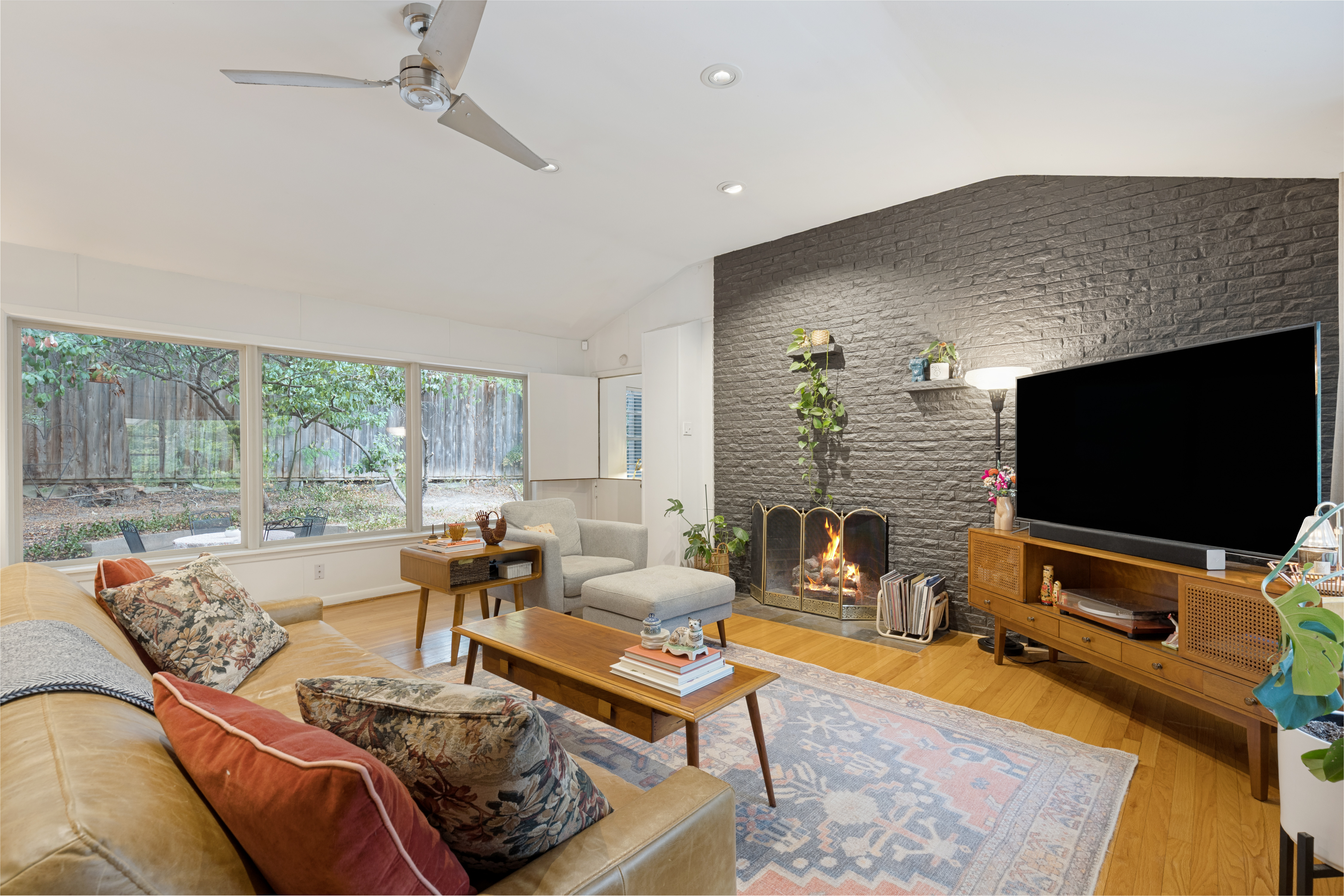  West Kessler Neighborhood. Pyka Pedigree. Creekfront Rustic Paradise - 物件實景
