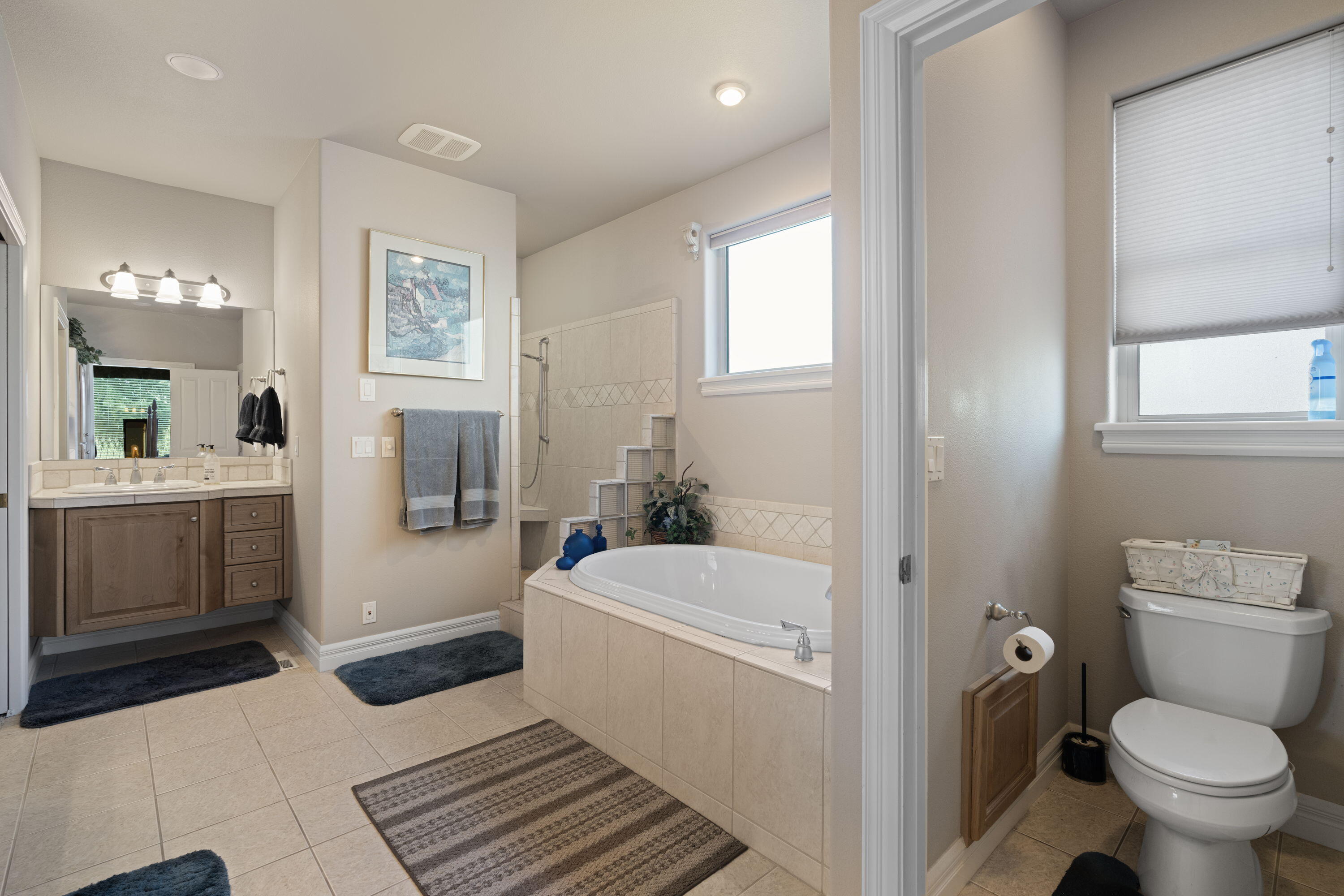 Redmond, Oregon, 97756, United States, 3 Bedrooms Bedrooms, ,3 BathroomsBathrooms,Residential,For Sale,1926997