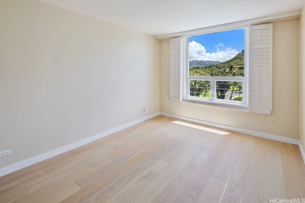 Honolulu, Hawaii, 96815, United States, 2 Bedrooms Bedrooms, ,2 BathroomsBathrooms,Residential,For Sale,1836877