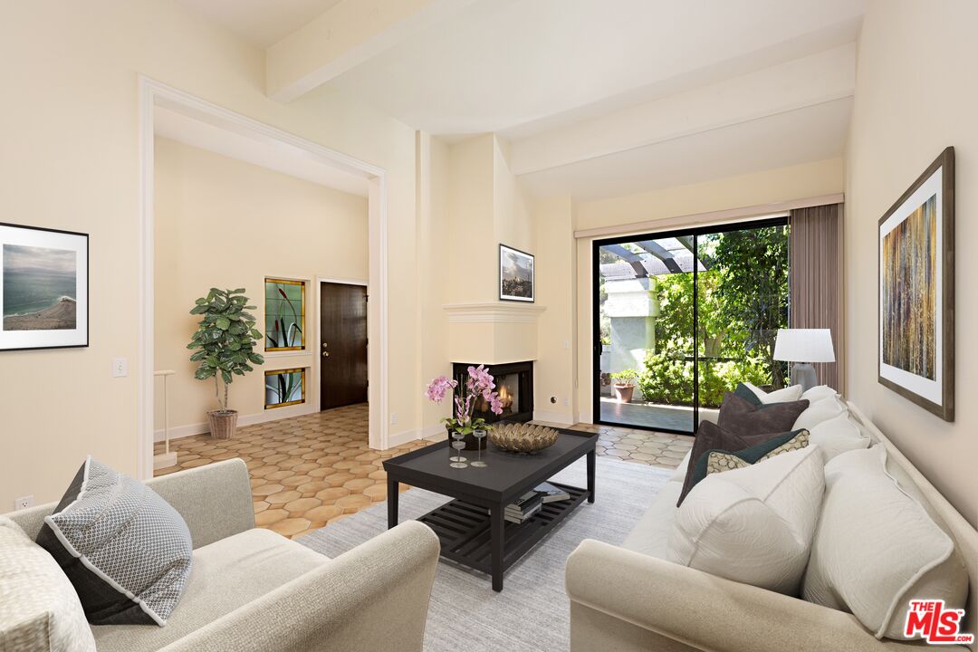 Pacific Palisades, California, 90272, United States, 3 Bedrooms Bedrooms, ,2 BathroomsBathrooms,Residential,For Sale,1926101