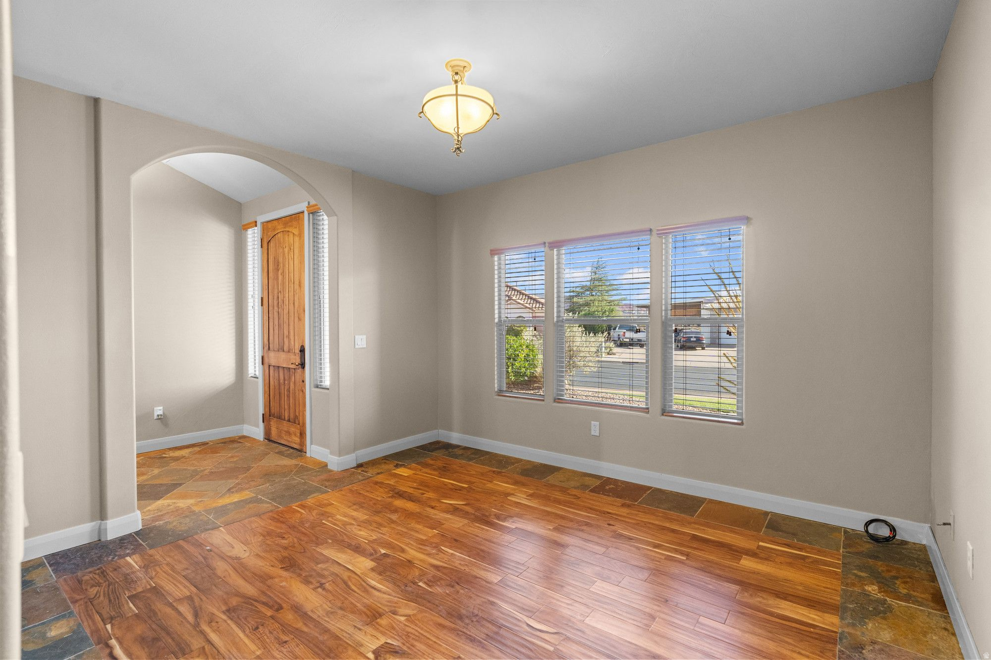 Santa Clara, Utah, 84765, United States, 4 Bedrooms Bedrooms, ,3 BathroomsBathrooms,Residential,For Sale,1992069