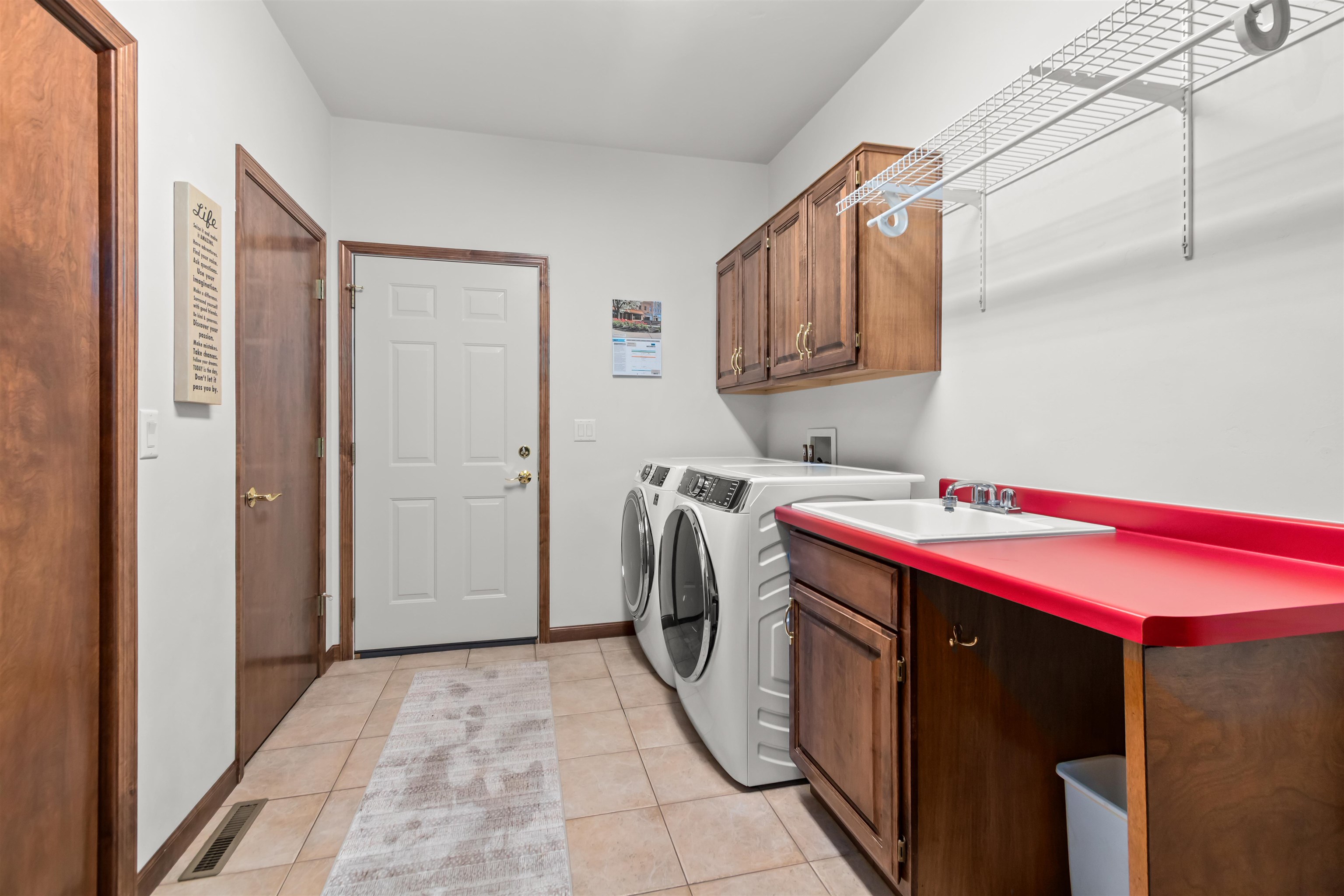 Menasha, Wisconsin, 54952, United States, 3 Bedrooms Bedrooms, ,3 BathroomsBathrooms,Residential,For Sale,1981265