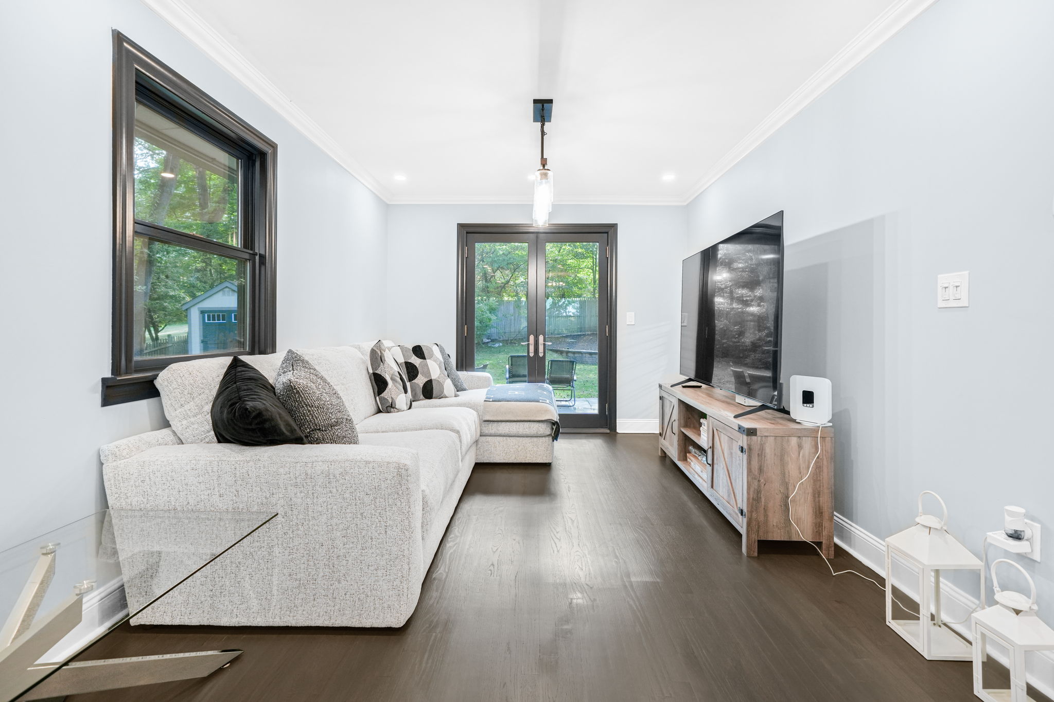 Caldwell Borough, New Jersey, 07006, United States, 3 Bedrooms Bedrooms, ,4 BathroomsBathrooms,Residential,For Sale,1982929