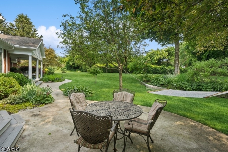 Franklin Twp., New Jersey, 08867, United States, 3 Bedrooms Bedrooms, ,2 BathroomsBathrooms,Residential,For Sale,1926340