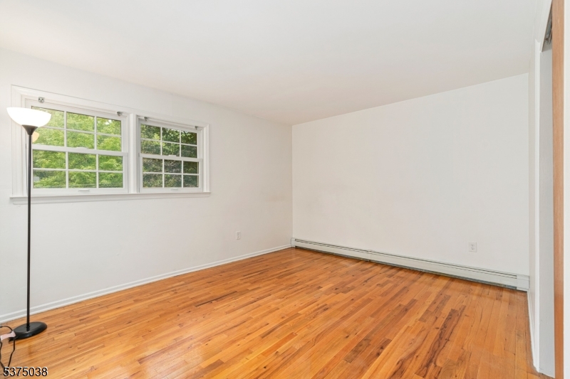 Parsippany-Troy Hills Twp., New Jersey, 07950, United States, 4 Bedrooms Bedrooms, ,3 BathroomsBathrooms,Residential,For Sale,1906733
