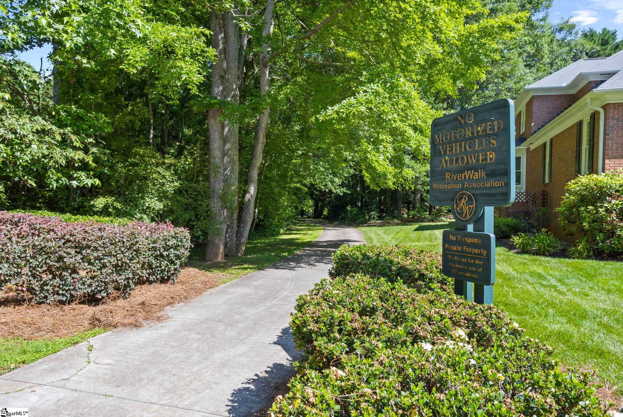 Simpsonville, South Carolina, 29681, United States, 5 Bedrooms Bedrooms, ,5 BathroomsBathrooms,Residential,For Sale,1988103