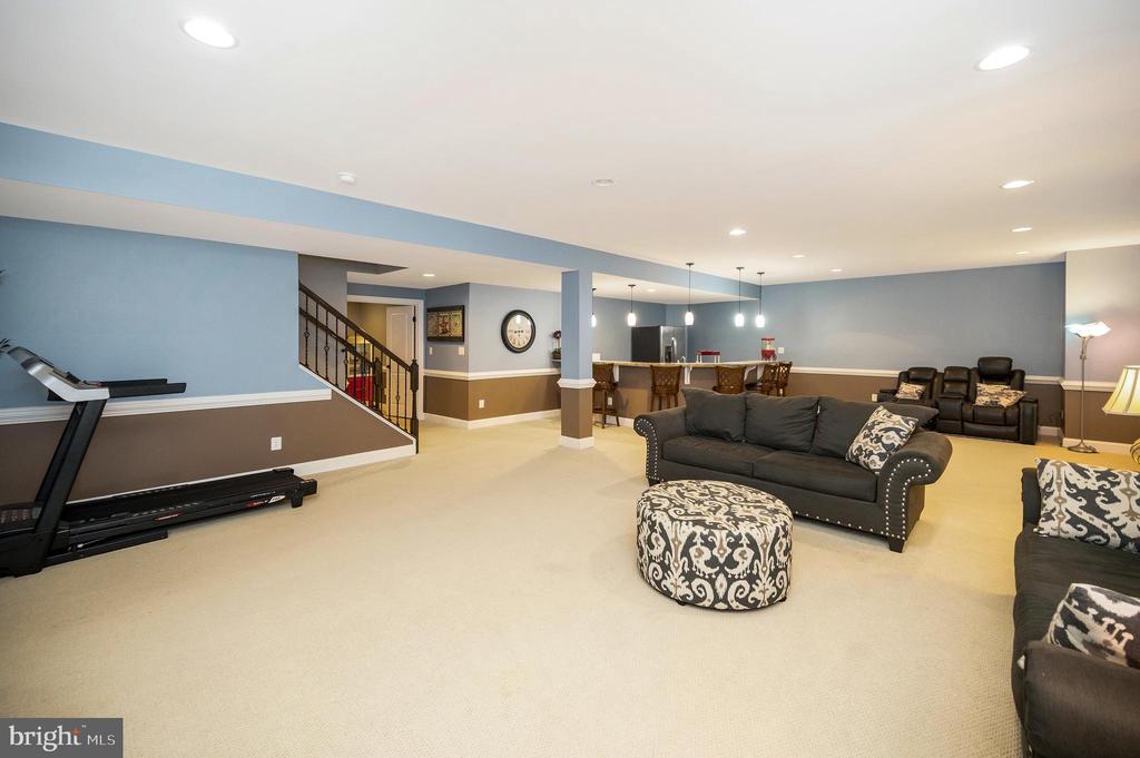 Woodbridge, Virginia, 22193, United States, 6 Bedrooms Bedrooms, ,6 BathroomsBathrooms,Residential,For Sale,1919107