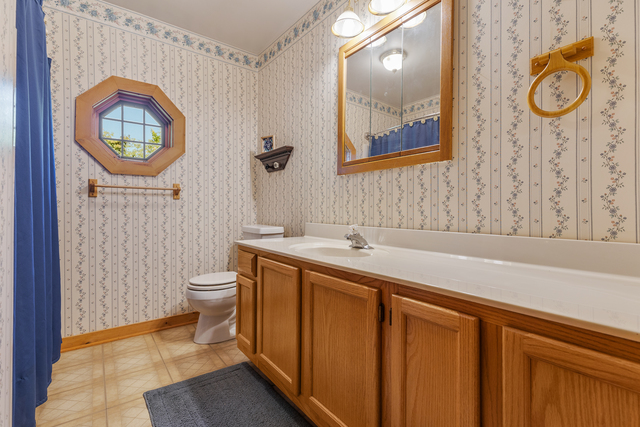 McHenry, Illinois, 60051, United States, 5 Bedrooms Bedrooms, ,3 BathroomsBathrooms,Residential,For Sale,1975629