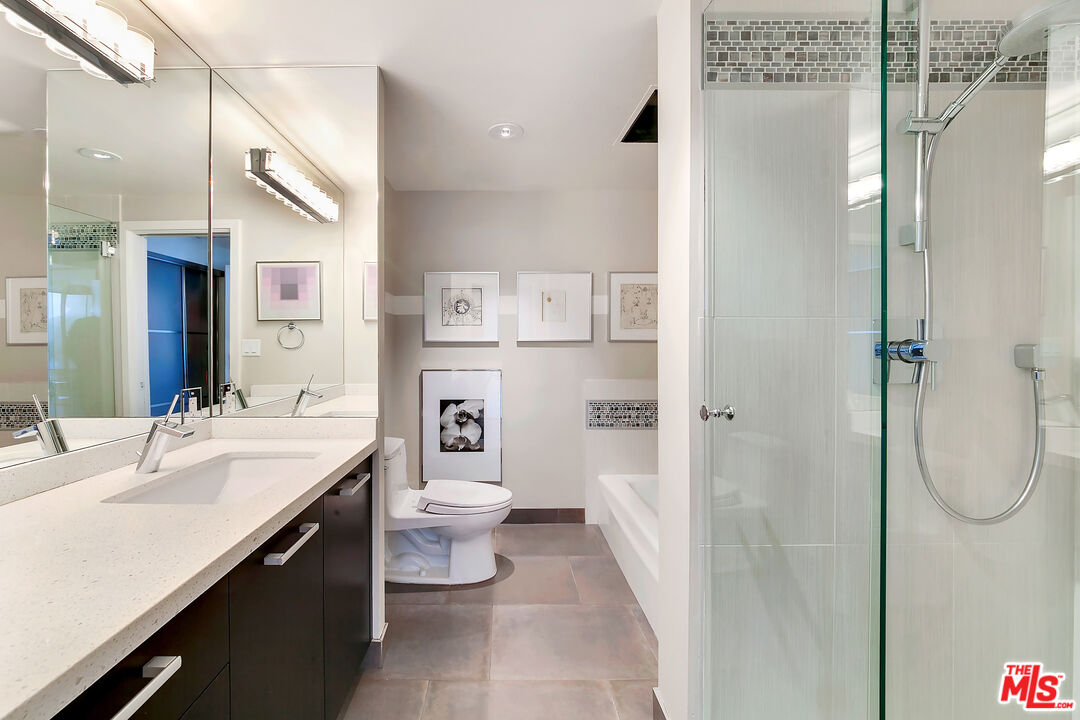 Los Angeles, California, 90067, United States, 1 Bedroom Bedrooms, ,1 BathroomBathrooms,Residential,For Sale,2001995