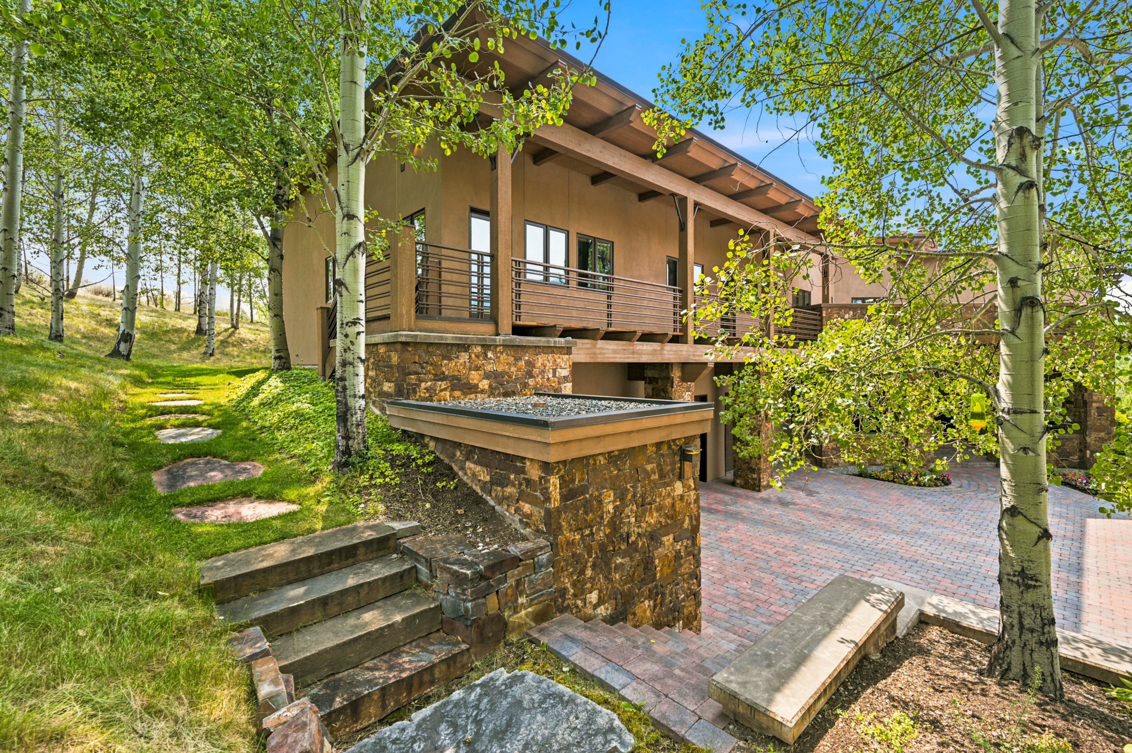  Nothing Compares to an Exquisite Bigwood Residence - 物件實景