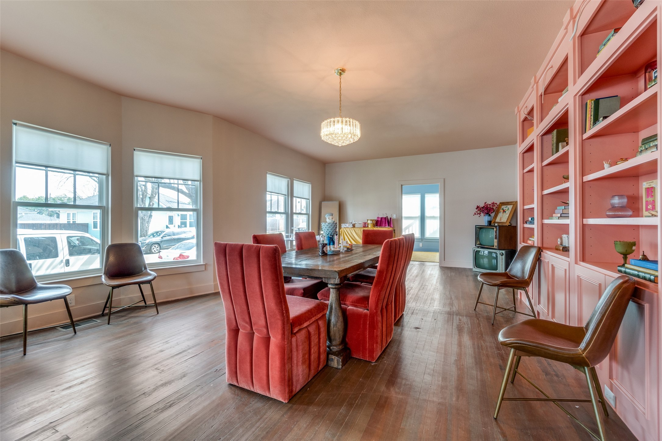 Dallas, Texas, 75208, United States, 4 Bedrooms Bedrooms, ,3 BathroomsBathrooms,Residential,For Sale,1752637